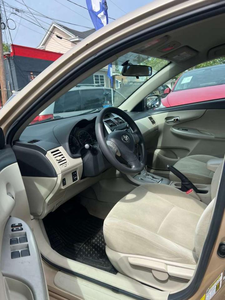 Toyota Corolla LE 2012