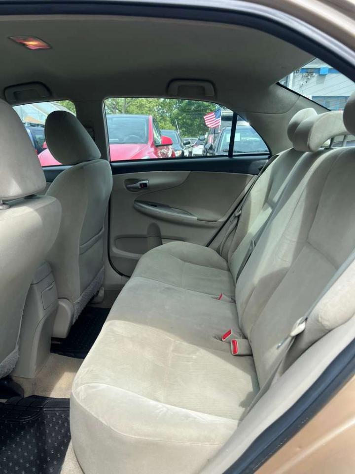 Toyota Corolla LE 2012