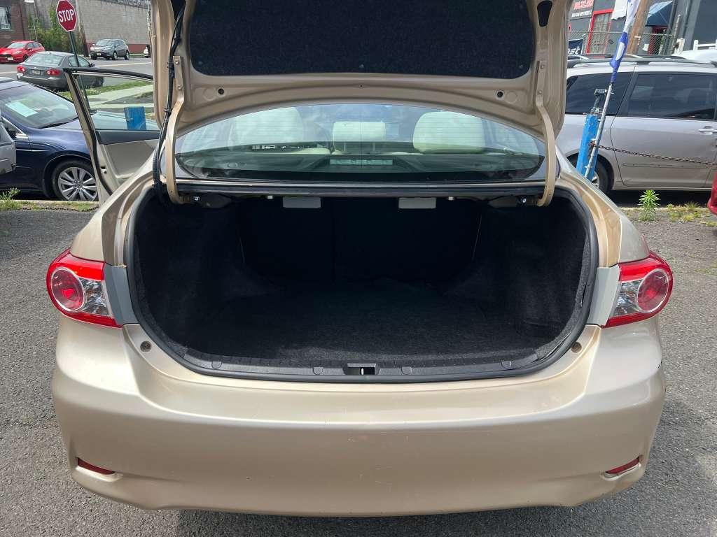 Toyota Corolla LE 2012