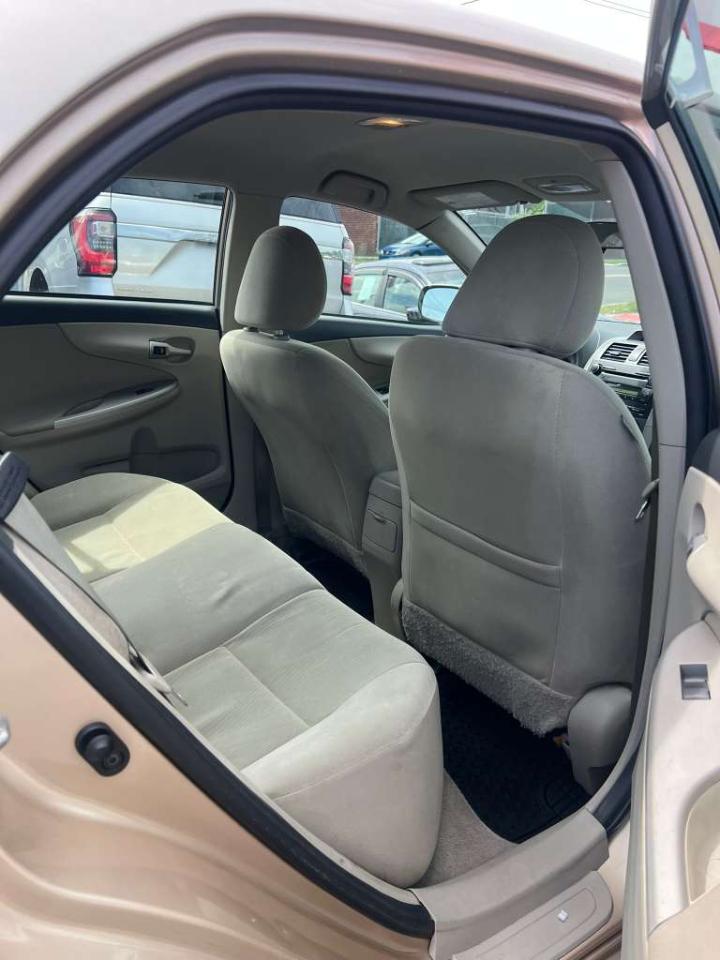 Toyota Corolla LE 2012