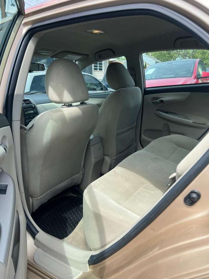 Toyota Corolla LE 2012