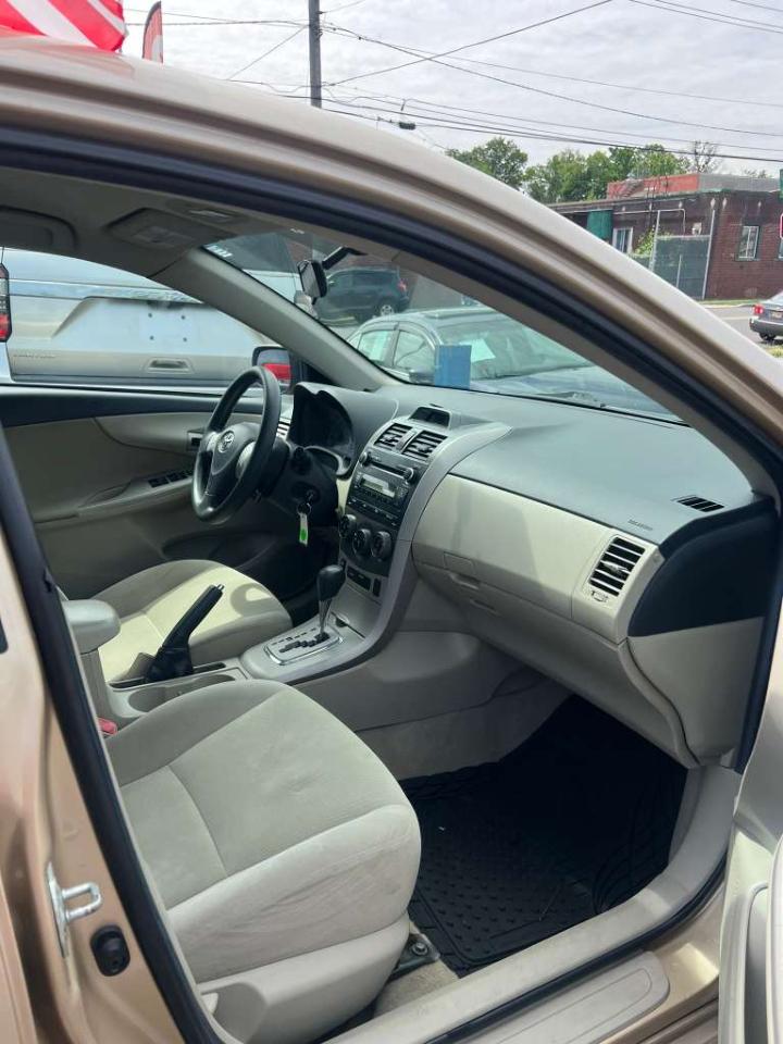Toyota Corolla LE 2012