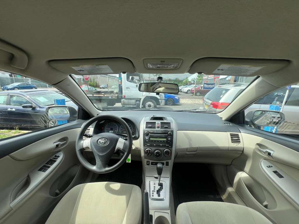Toyota Corolla LE 2012