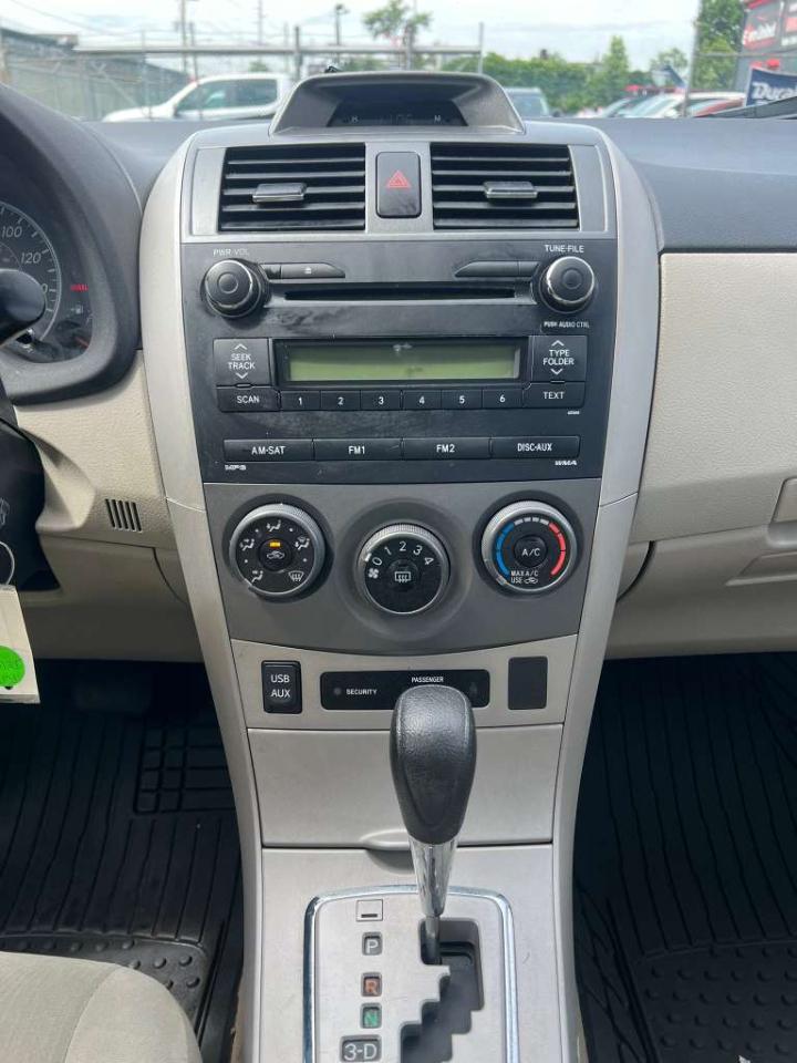 Toyota Corolla LE 2012
