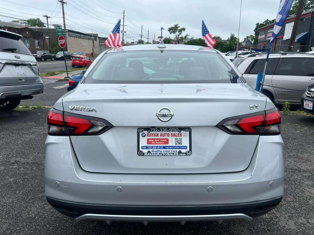 Nissan Versa SV 2021