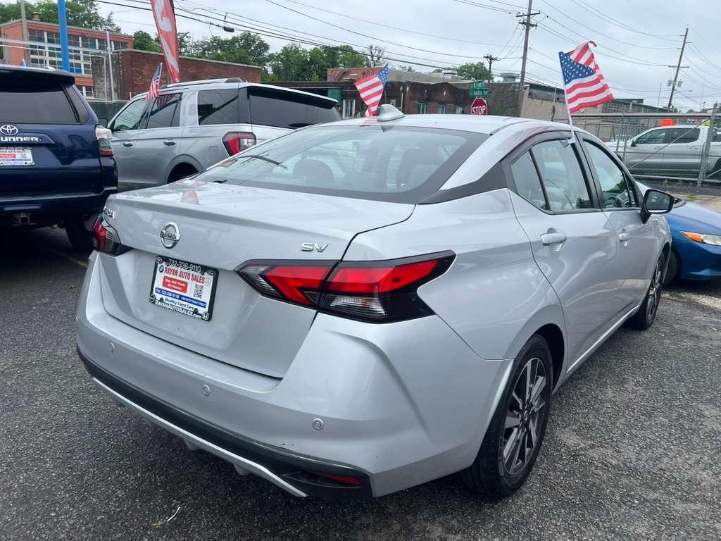 Nissan Versa SV 2021