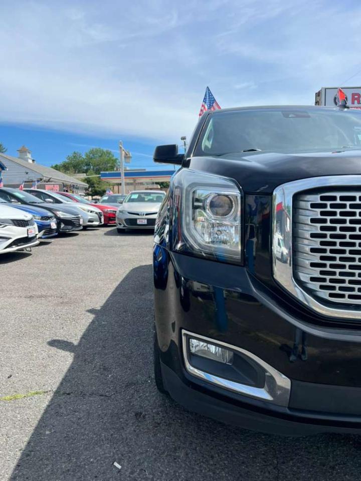 GMC Yukon Denali 4WD 2017
