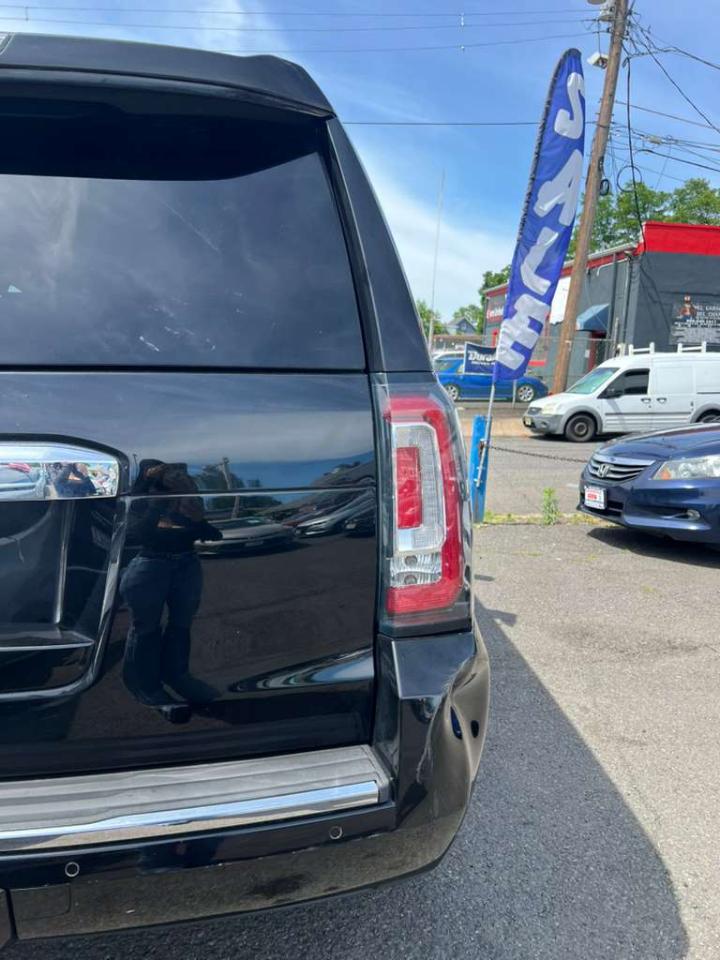 GMC Yukon Denali 4WD 2017