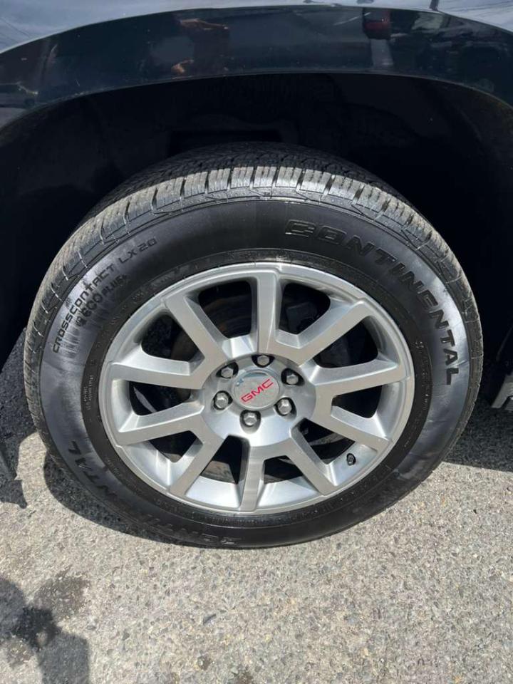 GMC Yukon Denali 4WD 2017