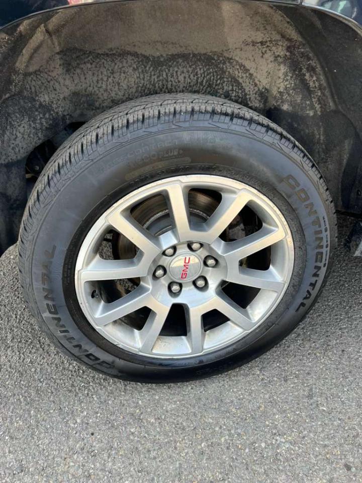 GMC Yukon Denali 4WD 2017