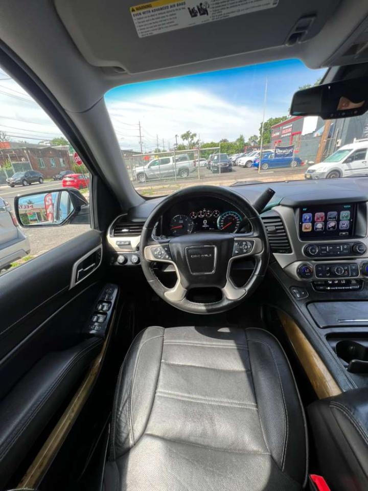 GMC Yukon Denali 4WD 2017