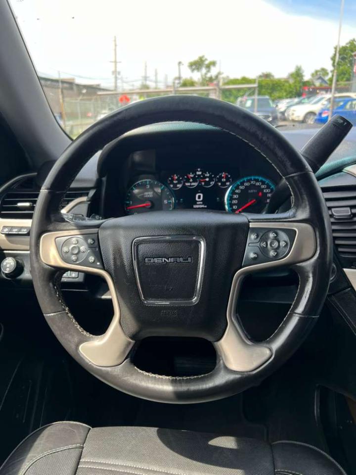 GMC Yukon Denali 4WD 2017