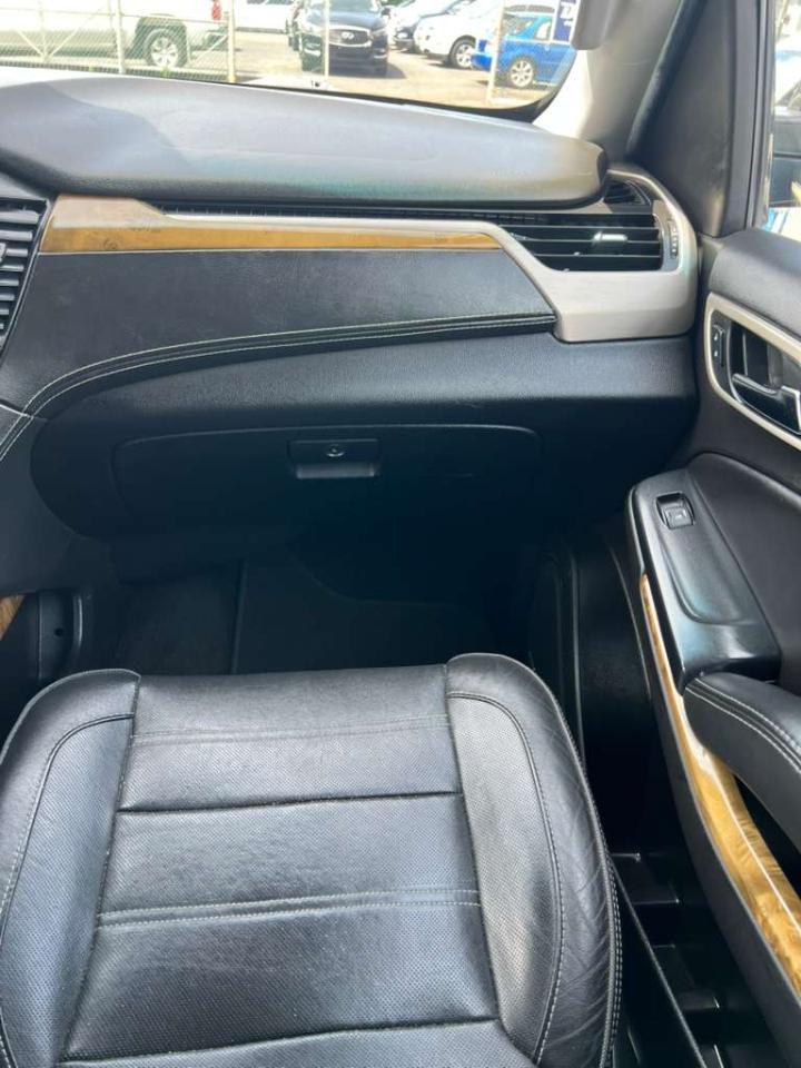 GMC Yukon Denali 4WD 2017