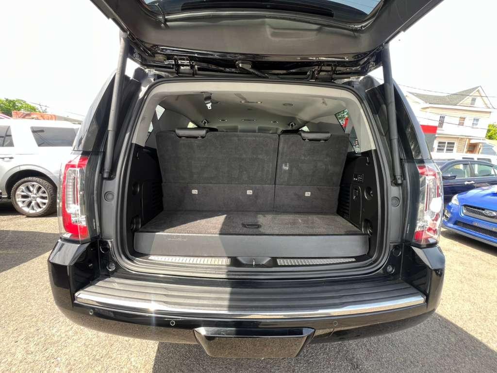 GMC Yukon Denali 4WD 2017