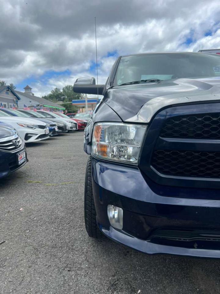 RAM 1500 Express 4x4 Quad Cab 6'4" Box 2013