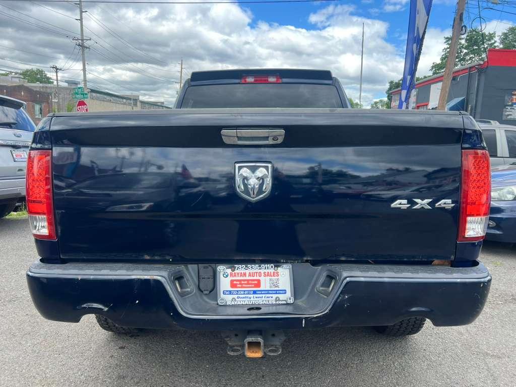 RAM 1500 Express 4x4 Quad Cab 6'4" Box 2013