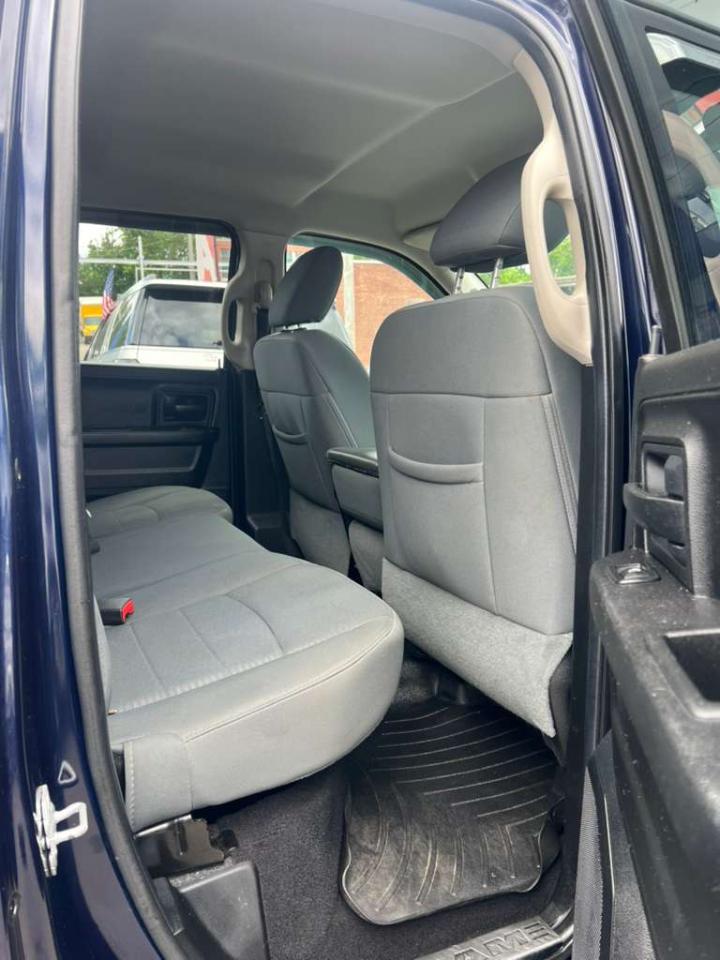RAM 1500 Express 4x4 Quad Cab 6'4" Box 2013