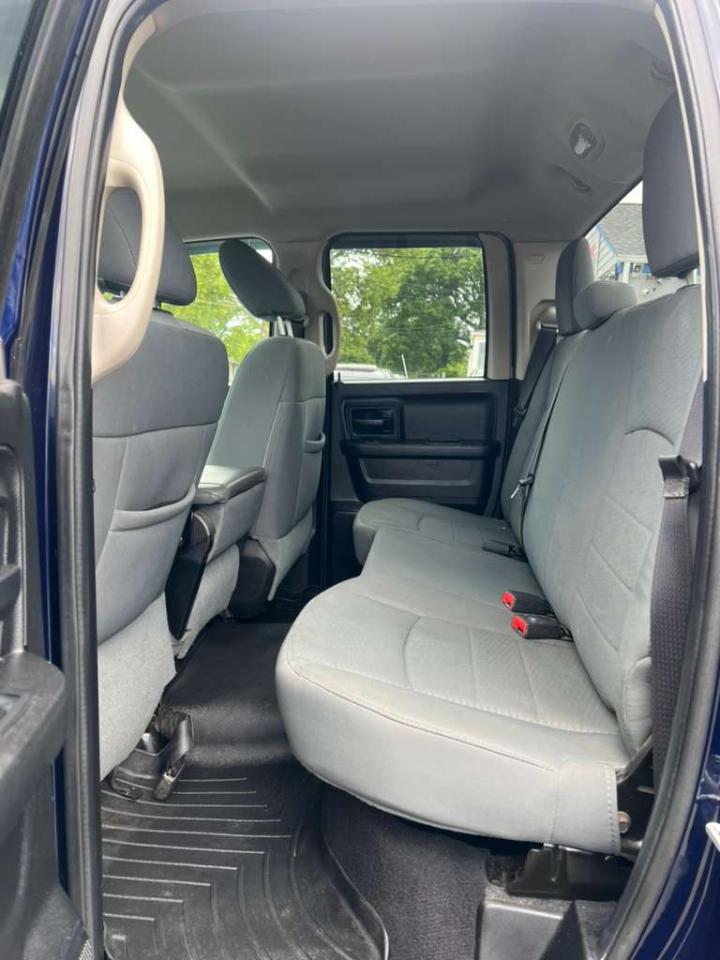 RAM 1500 Express 4x4 Quad Cab 6'4" Box 2013