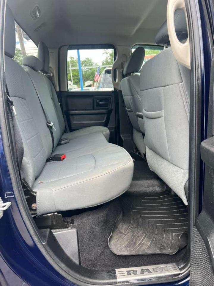 RAM 1500 Express 4x4 Quad Cab 6'4" Box 2013