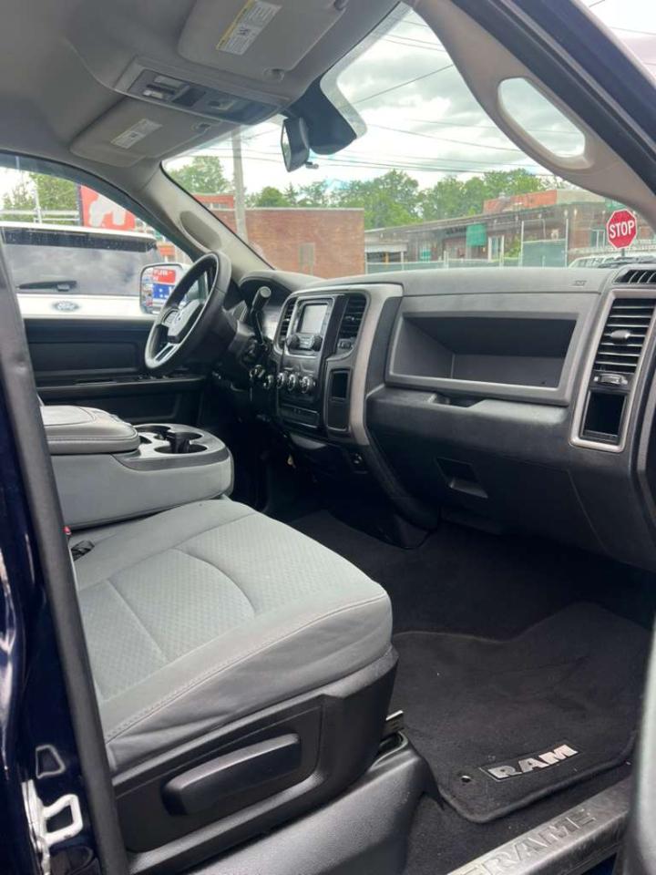 RAM 1500 Express 4x4 Quad Cab 6'4" Box 2013