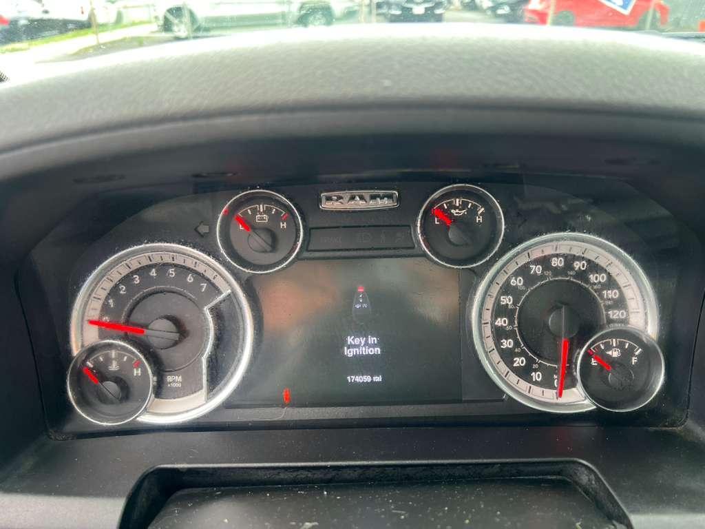 RAM 1500 Express 4x4 Quad Cab 6'4" Box 2013