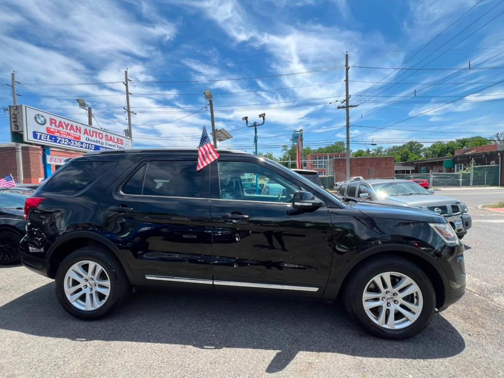 Ford Explorer XLT 4WD 2018