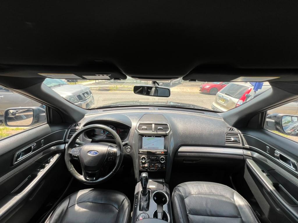Ford Explorer XLT 4WD 2018