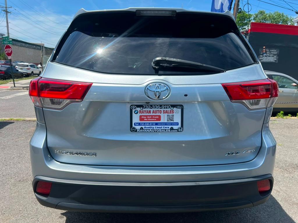 Toyota Highlander XLE AWD V6 2019