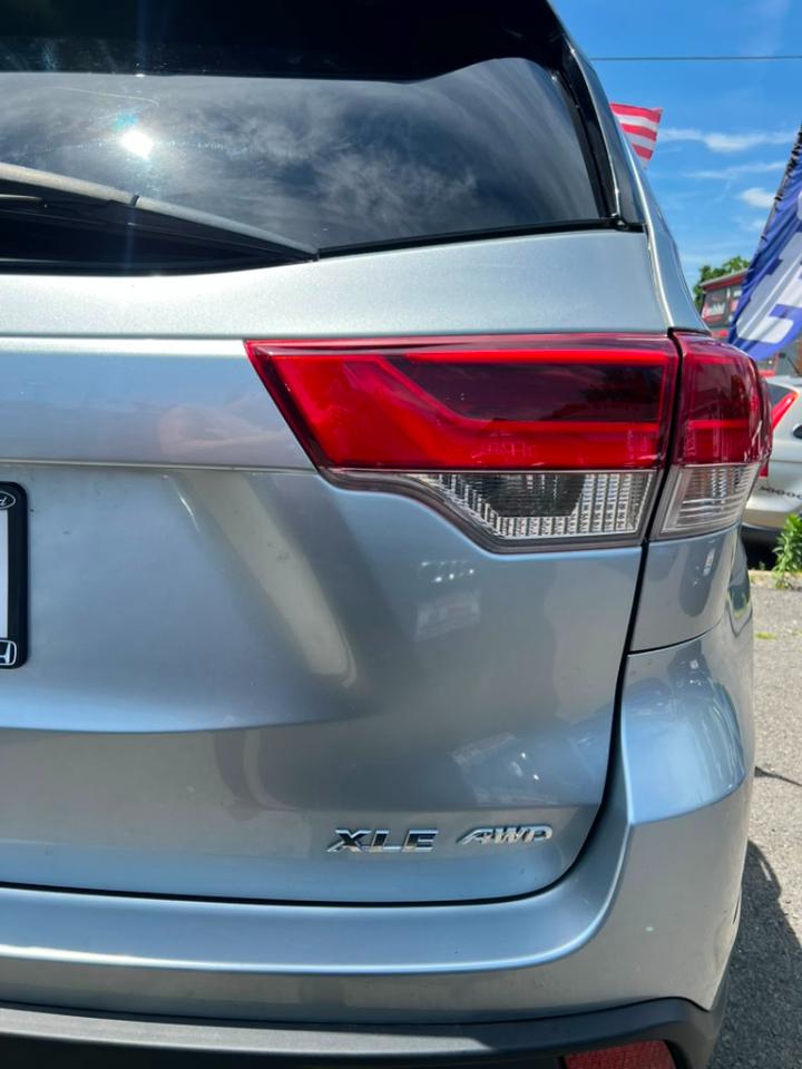 Toyota Highlander XLE AWD V6 2019
