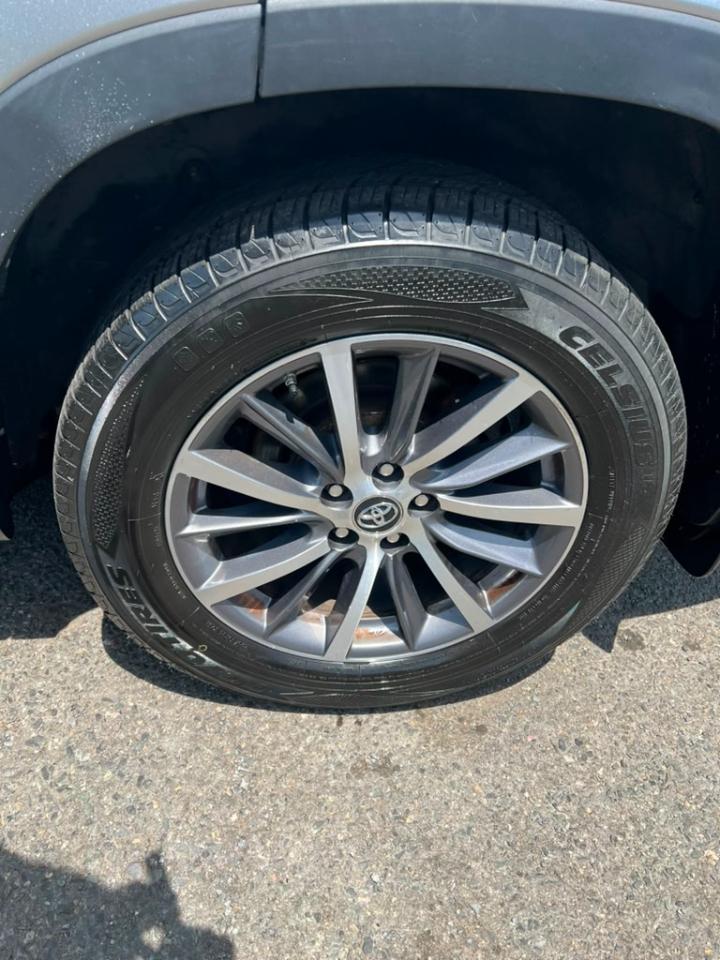 Toyota Highlander XLE AWD V6 2019