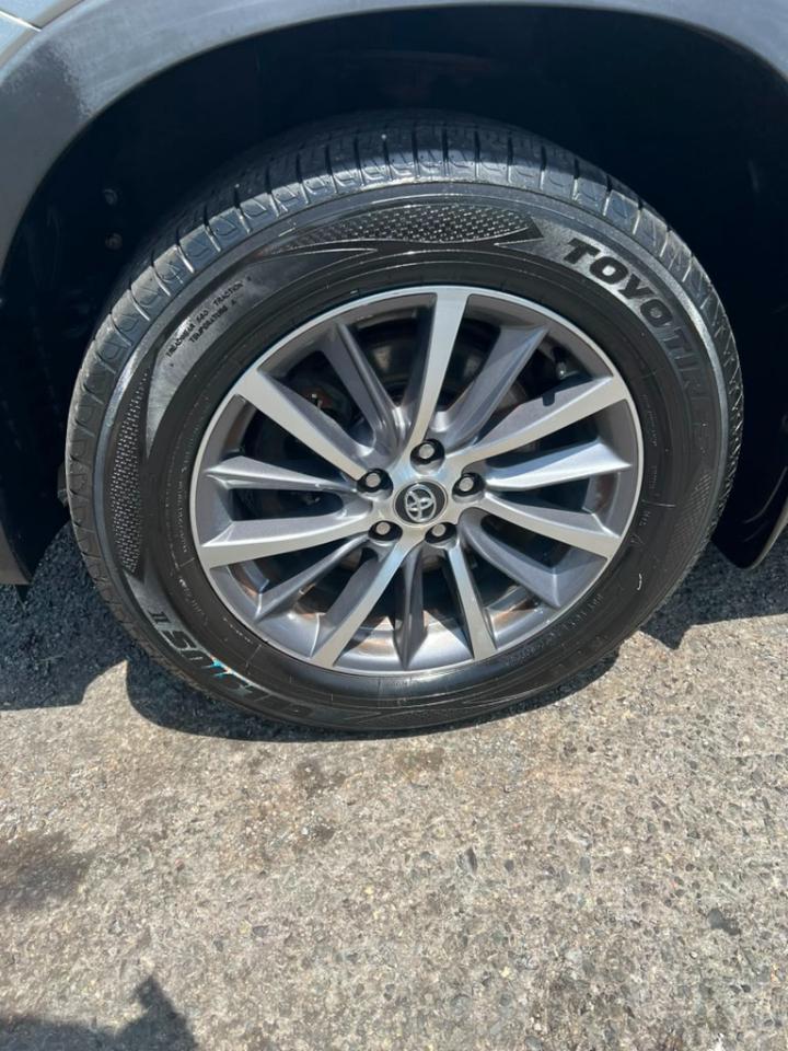 Toyota Highlander XLE AWD V6 2019