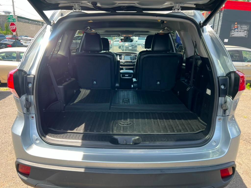 Toyota Highlander XLE AWD V6 2019