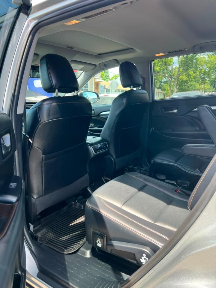 Toyota Highlander XLE AWD V6 2019