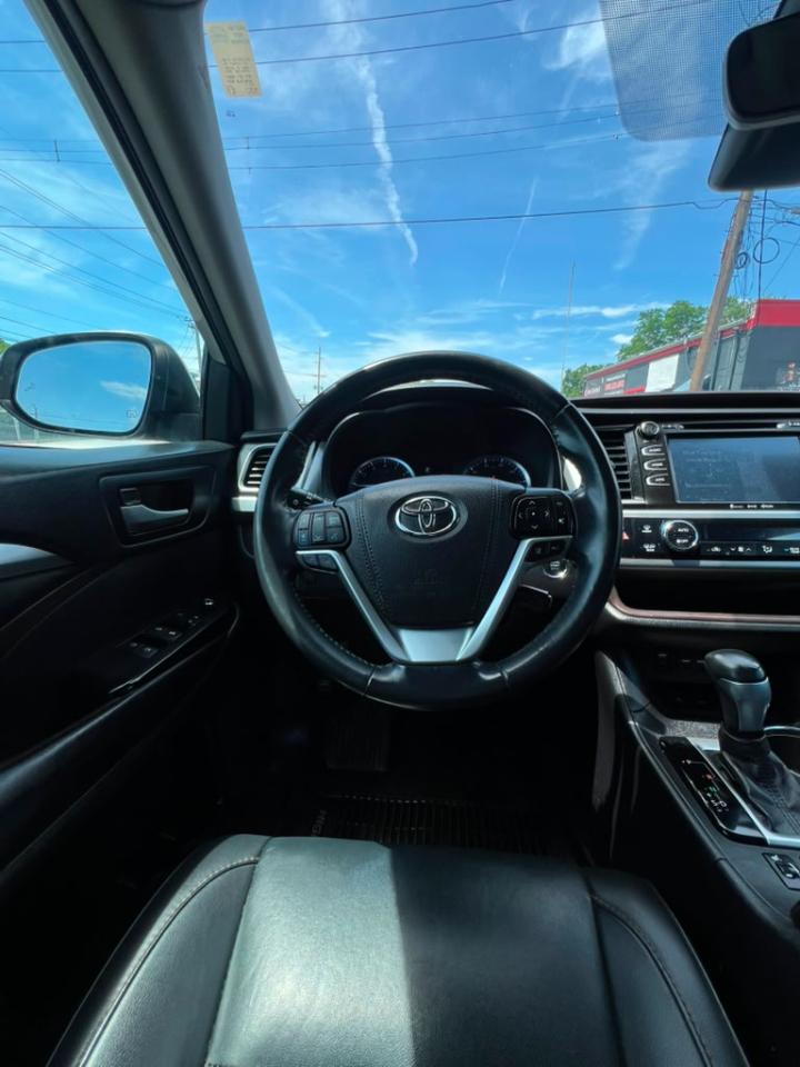 Toyota Highlander XLE AWD V6 2019