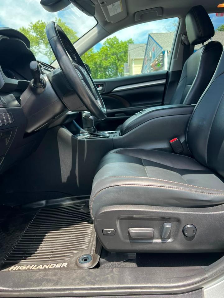 Toyota Highlander XLE AWD V6 2019