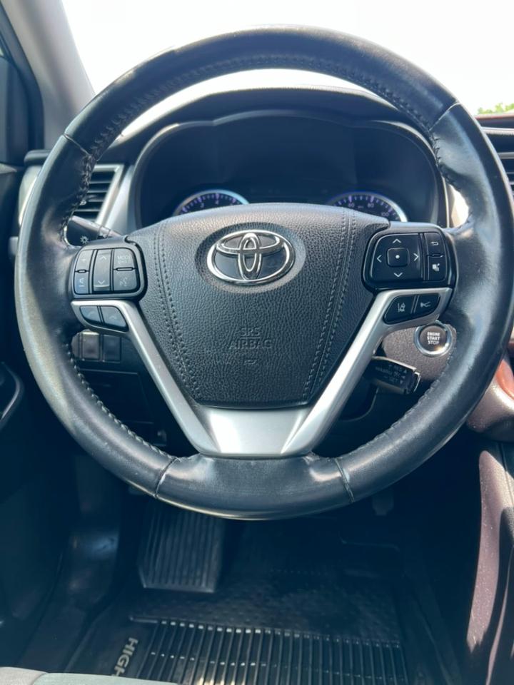 Toyota Highlander XLE AWD V6 2019