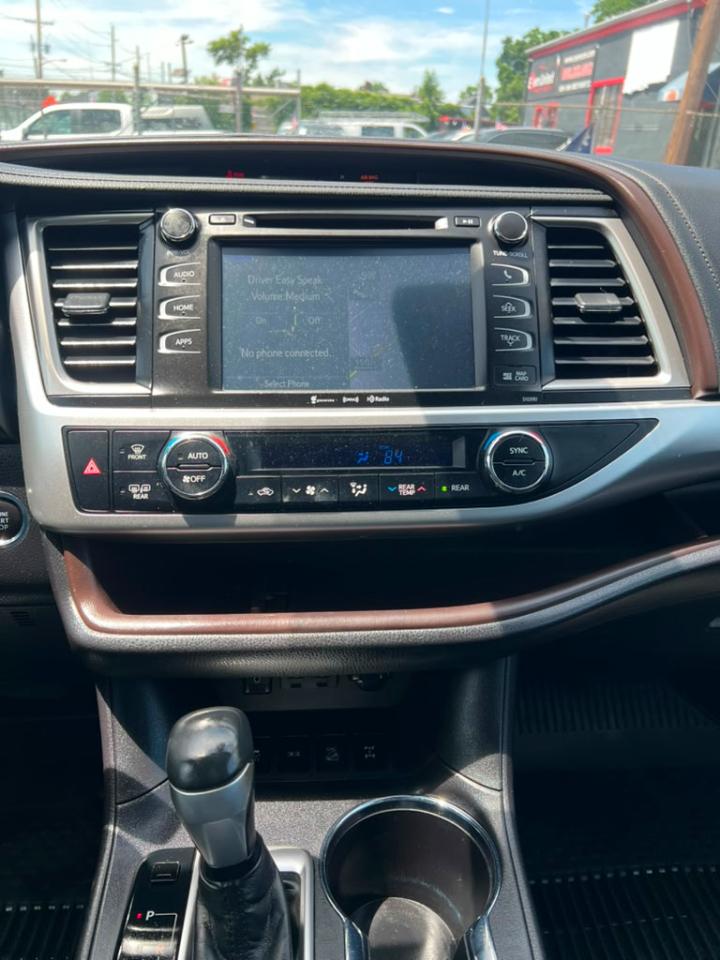 Toyota Highlander XLE AWD V6 2019