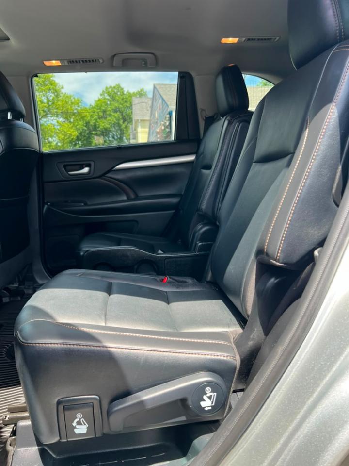 Toyota Highlander XLE AWD V6 2019