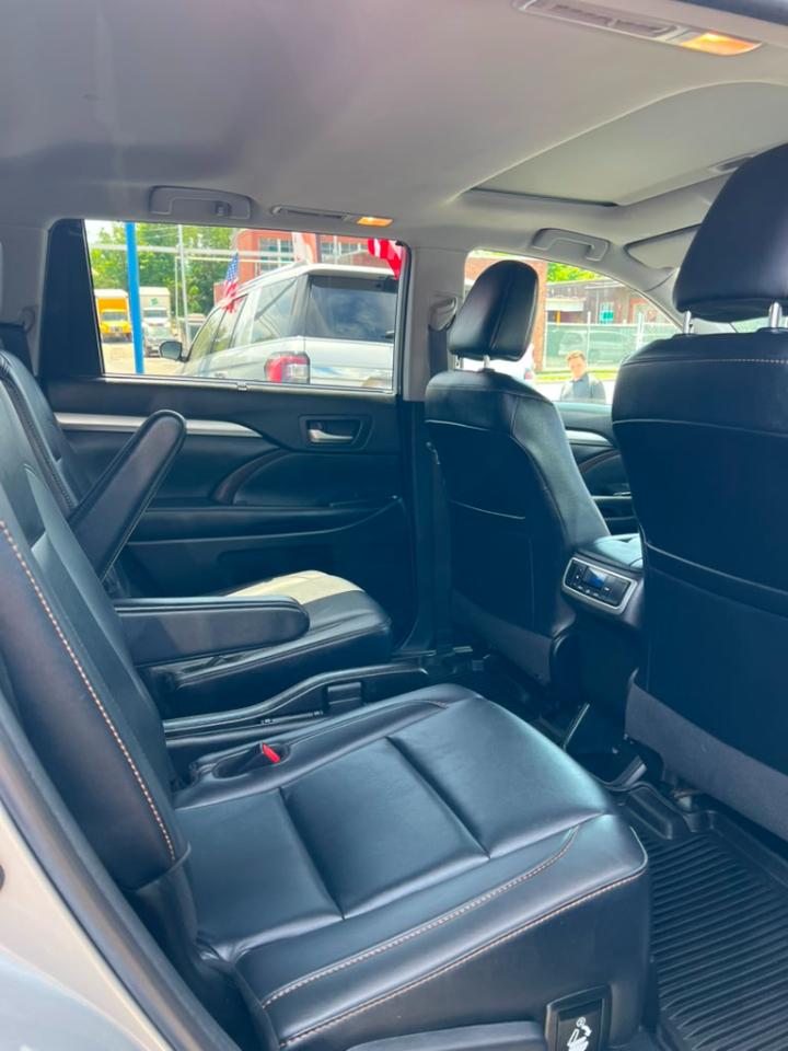 Toyota Highlander XLE AWD V6 2019