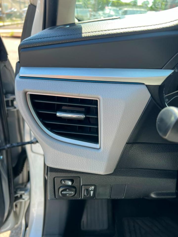Toyota Corolla LE 2015