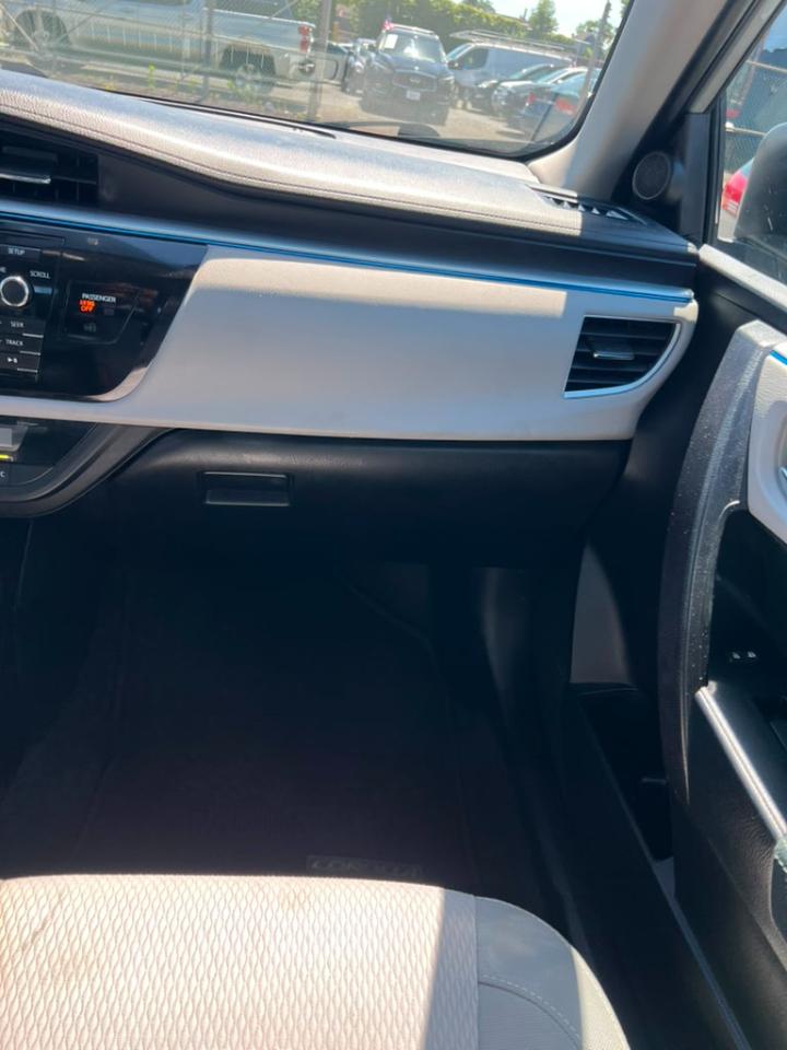 Toyota Corolla LE 2015