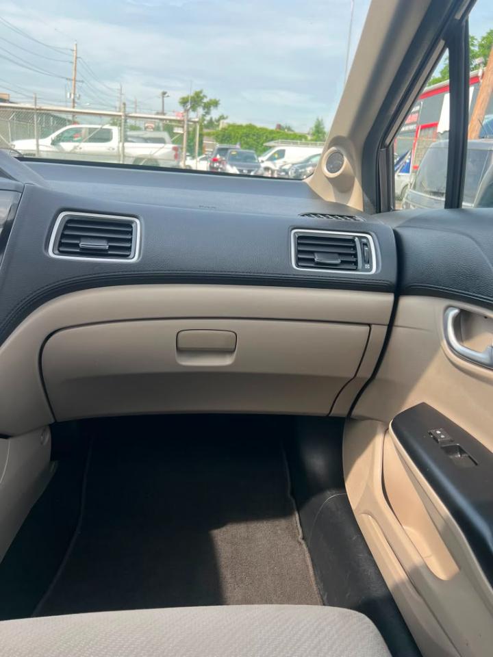 Honda Civic EX Sedan 5-Speed AT 2013