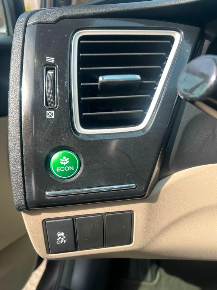 Honda Civic EX Sedan 5-Speed AT 2013
