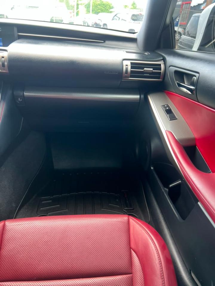 Lexus IS 300 AWD 2016