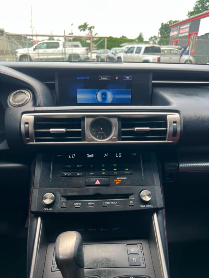 Lexus IS 300 AWD 2016