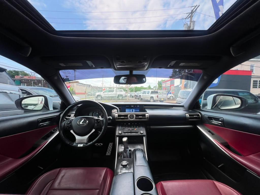 Lexus IS 300 AWD 2016