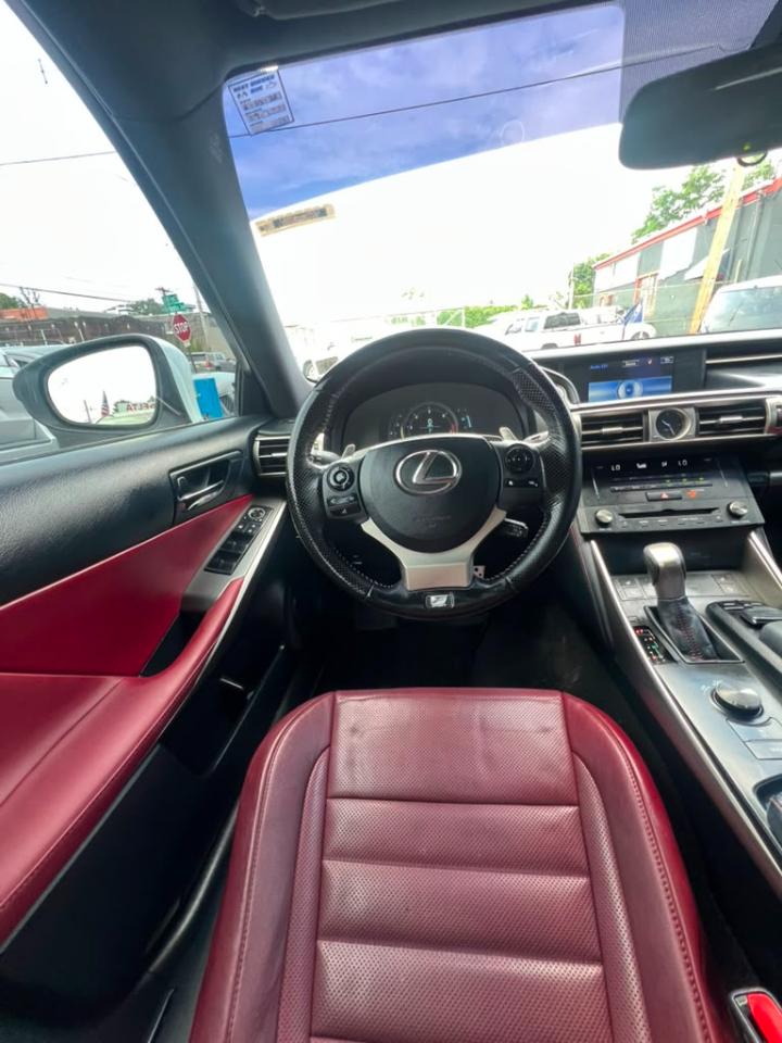 Lexus IS 300 AWD 2016