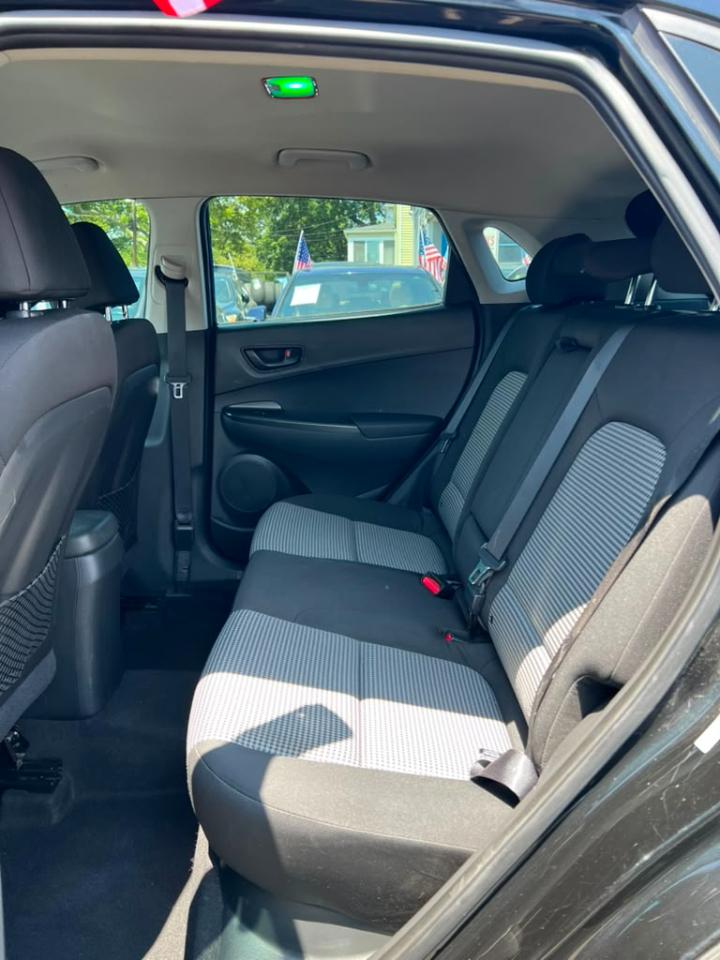 Hyundai Kona SE 2021