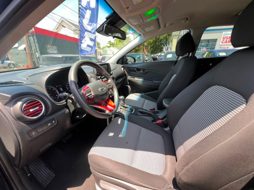 Hyundai Kona SE 2021