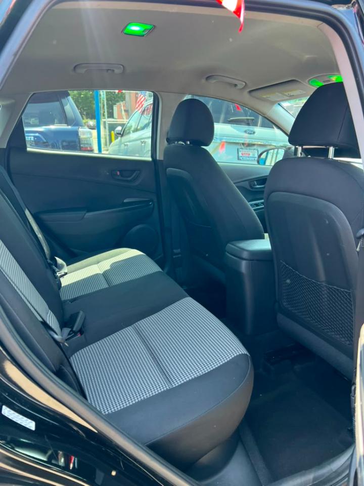 Hyundai Kona SE 2021